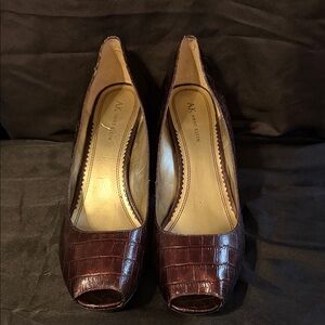 Anne Klein Burgundy Croc-Embossed Heels 11M